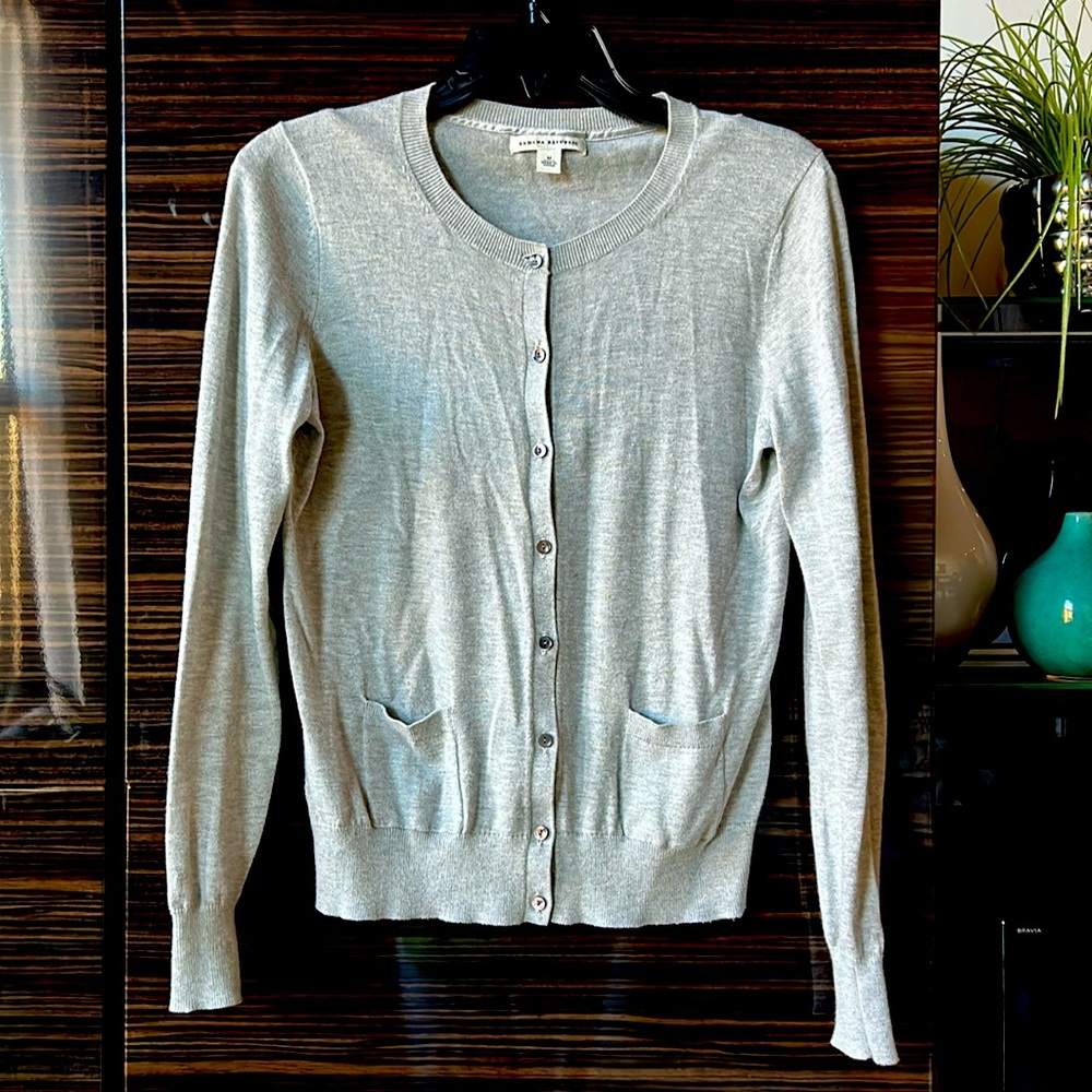 EUC banana republic soft and sophisticate cardigan sweater. Size medium.